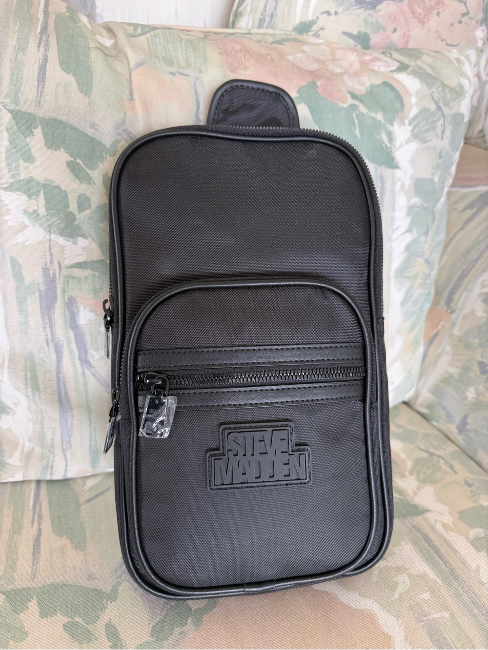Steve Madden BVALE Men's Nylon Sling Crossbody Bag Chest Pack Black